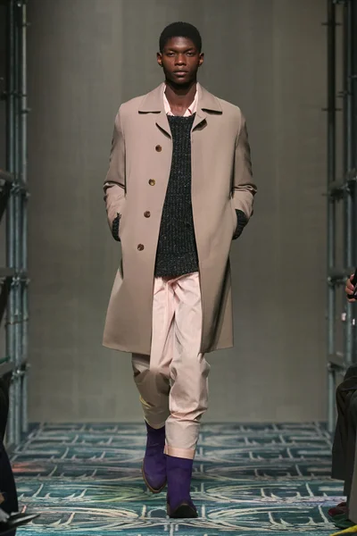 Look 49